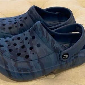 🟢2/$15 Lily and Dan Blue Camo Boy's Clogs Size 13/1 VGUC